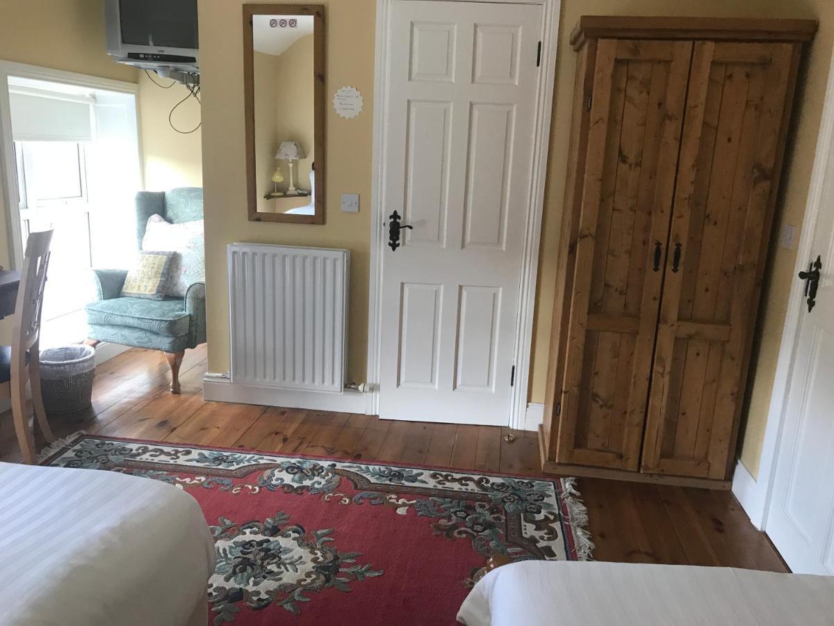 Teac Seain Bar & Bnb Annascaul Экстерьер фото