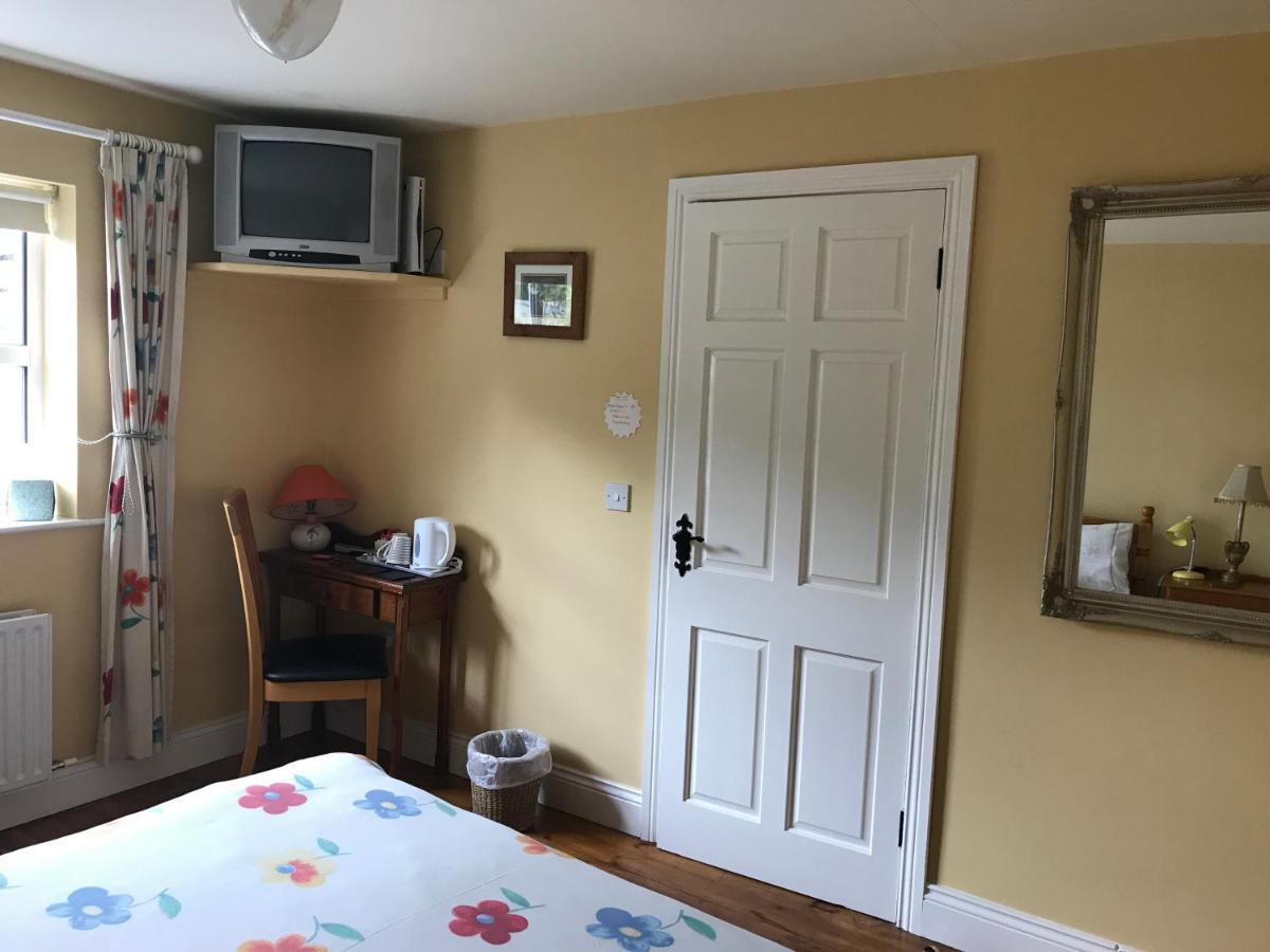 Teac Seain Bar & Bnb Annascaul Экстерьер фото
