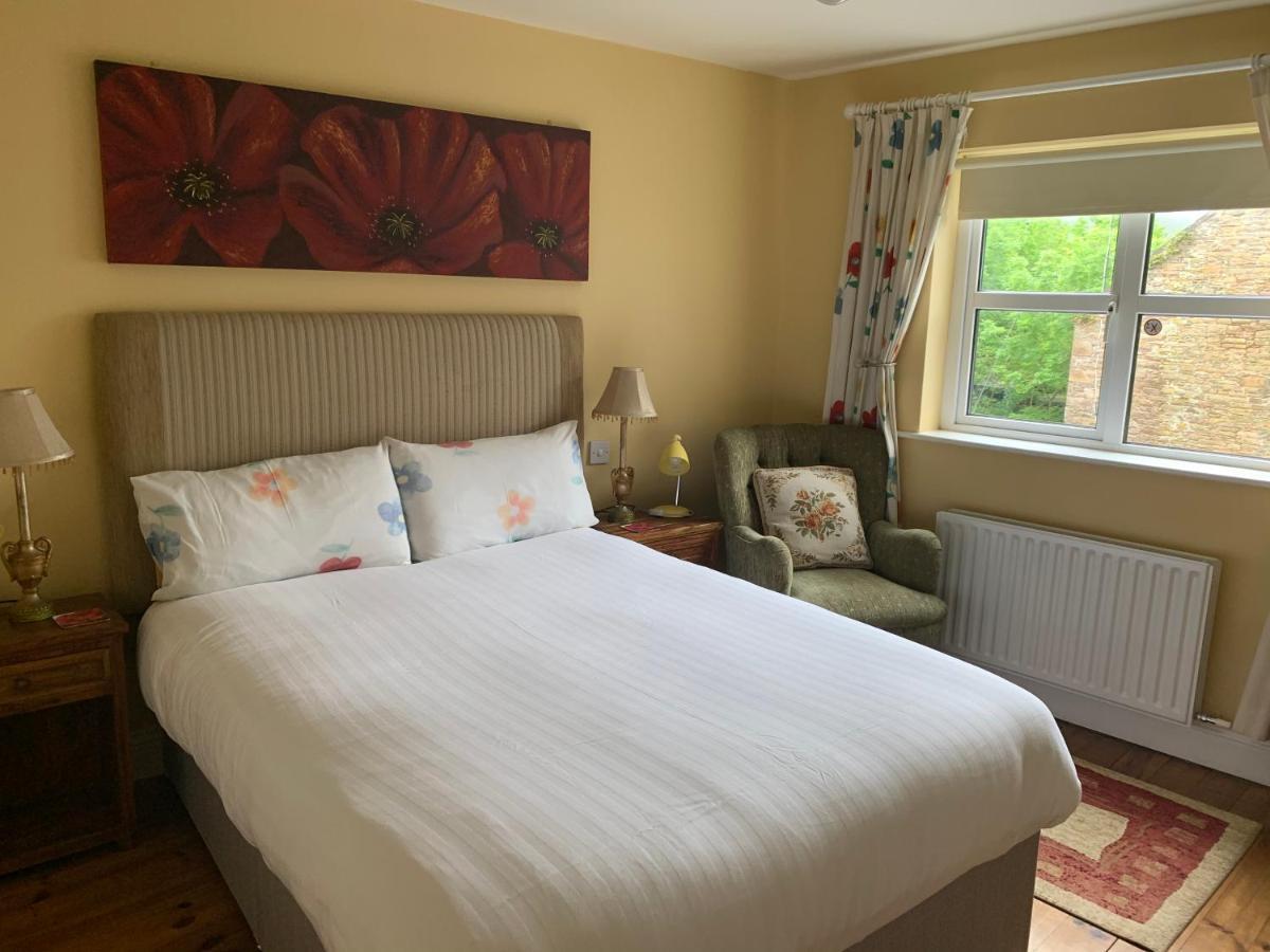 Teac Seain Bar & Bnb Annascaul Экстерьер фото