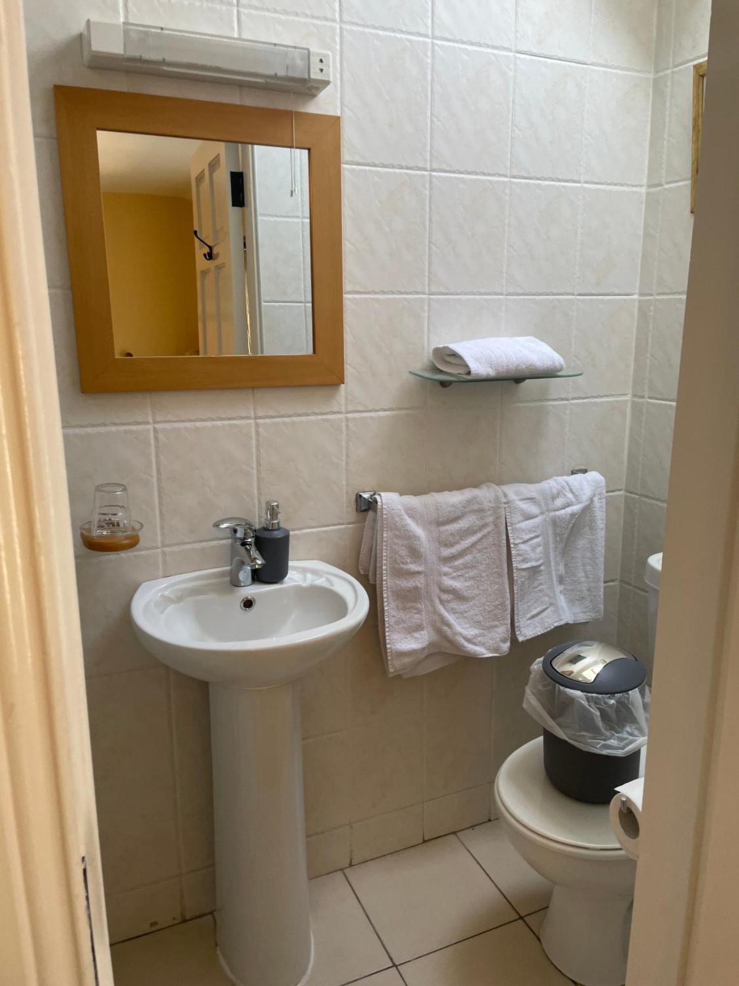 Teac Seain Bar & Bnb Annascaul Экстерьер фото